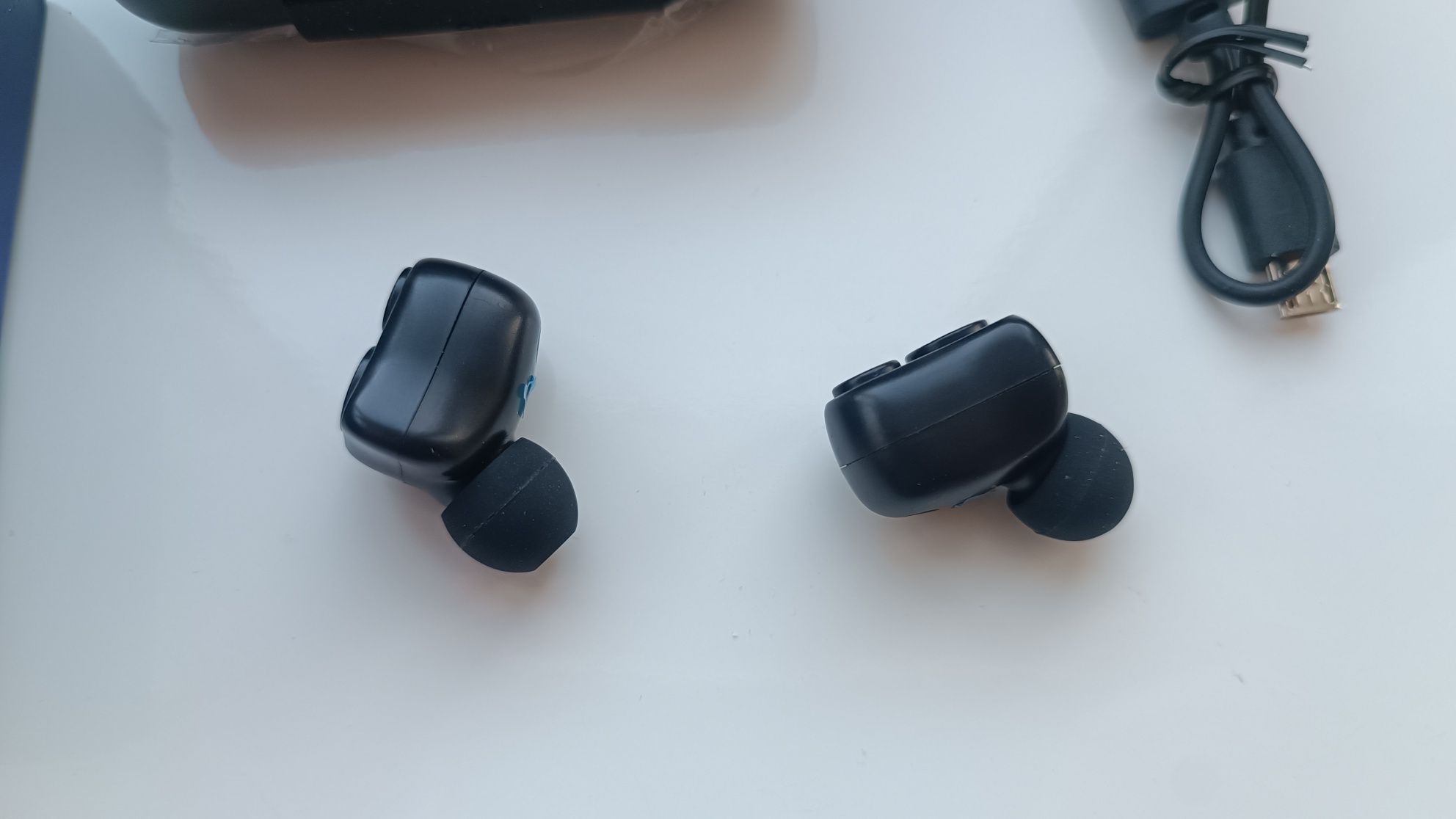 Наушники навушники беспроводные TWE