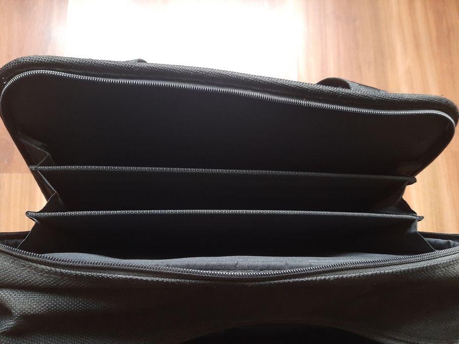 Torba na laptopa i dokumenty