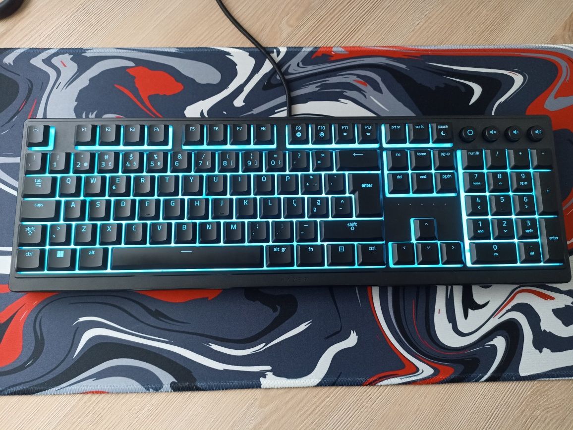 Teclado gamer com RGB