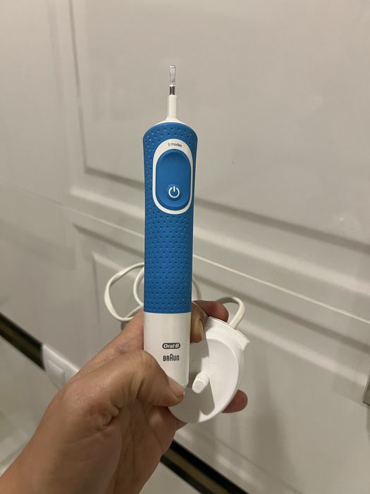 Електричні зубні щвтки oral B braun