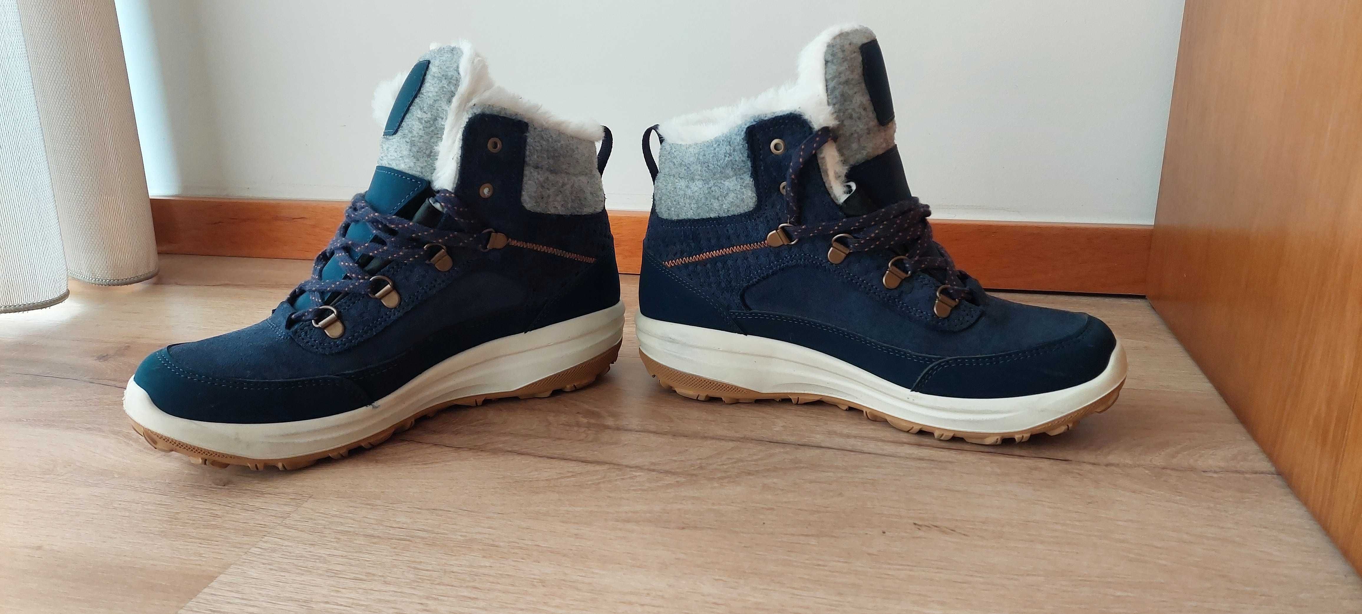 Botas de caminhada na neve quentes e impermeáveis em couro - SH900 Mid