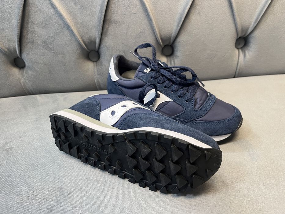 Продам жіночі кросівки Saucony jazz