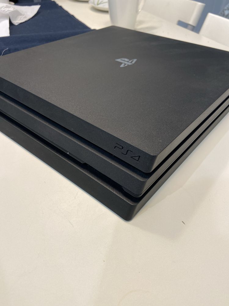 PlayStation 4 PRO