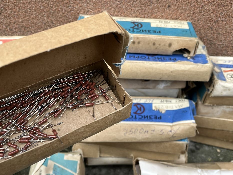 Продам мікросхеми і т.д різноманітного