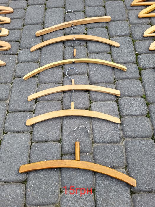 Вішаки дерев'яні