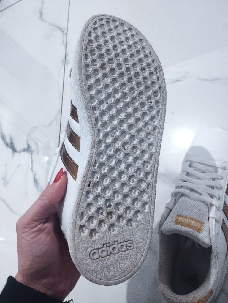 adidas Grand Court 2.0 złote paski