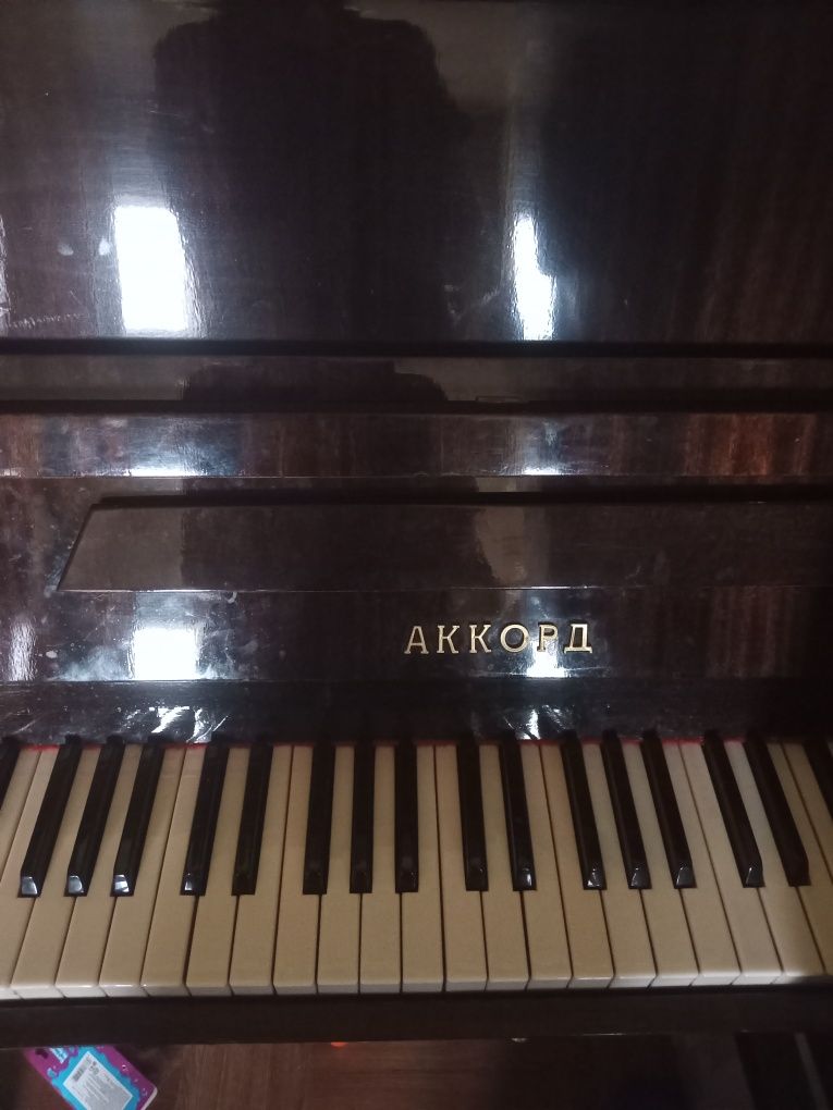 Продаю піаніно Аккорд