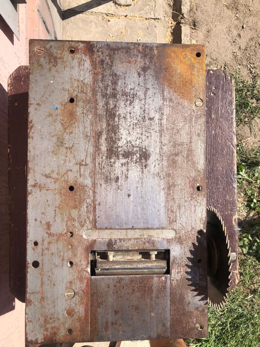 Станок деревообробний