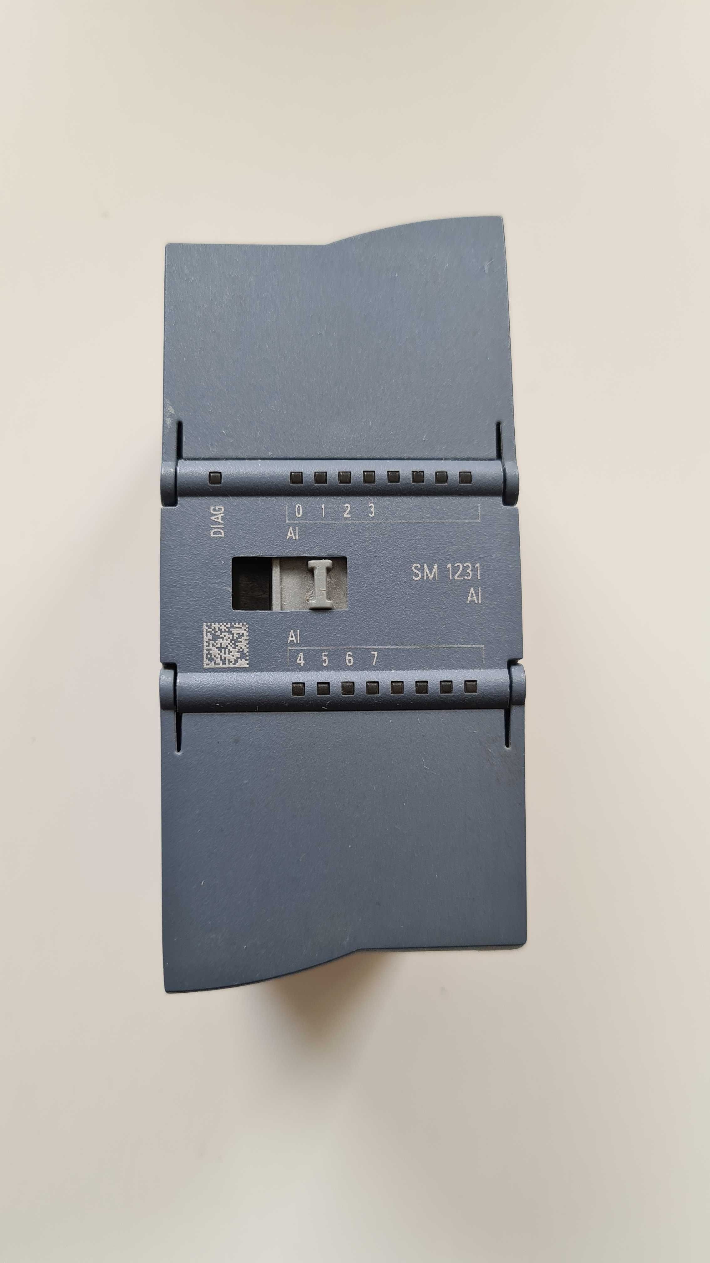 PLC Siemens S7 1200 CPU 1211C DC/DC/DC 6ES7 211-1AE40-0XB0