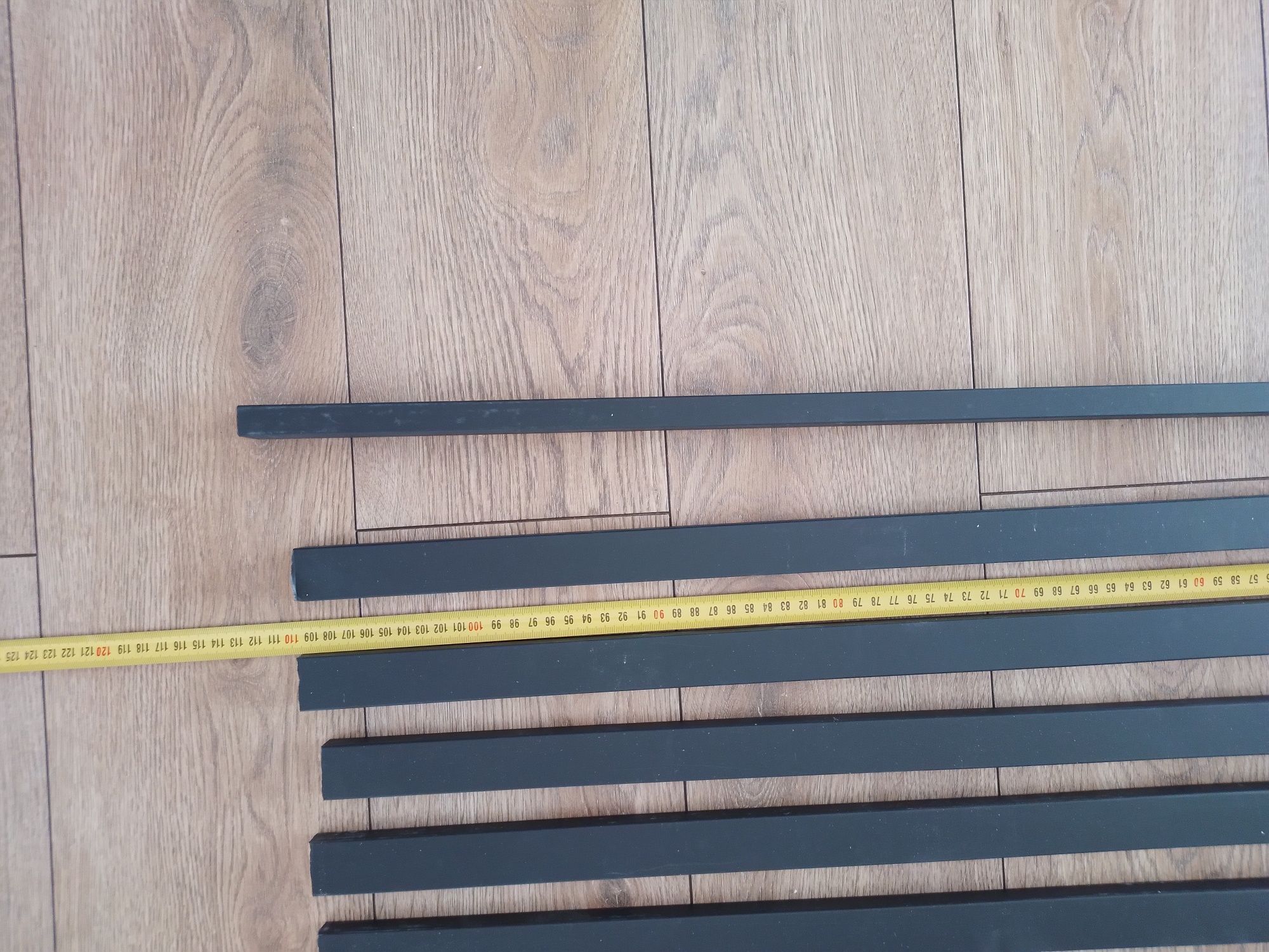 Czarne matalowe lamele 28 x 16 x 105 16 sztuk
