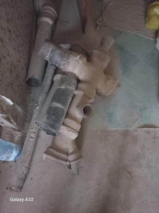 Металобрухт. Ванна чугунна з трубами