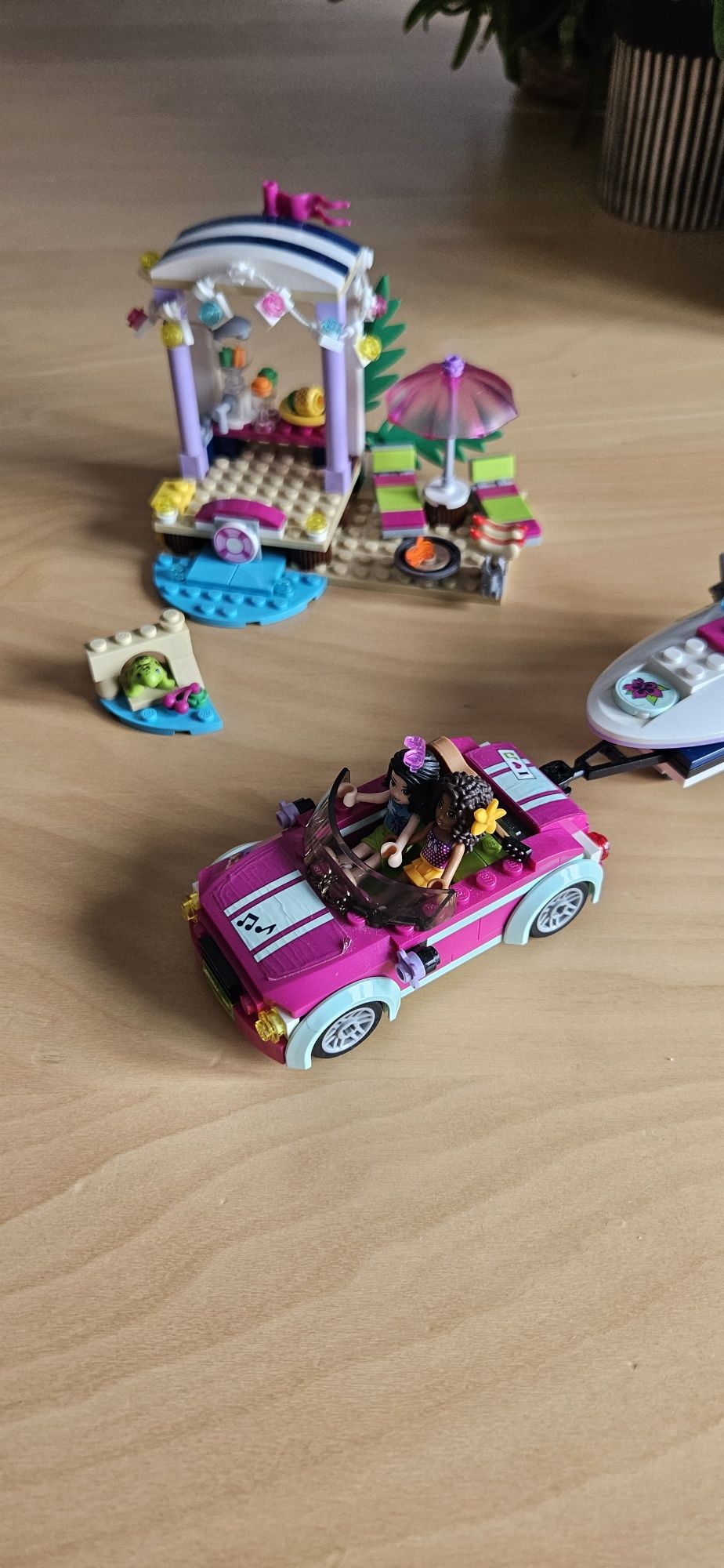 Lego Friends. Transporter motorowek Andrei.
Transporter motorówek Andr