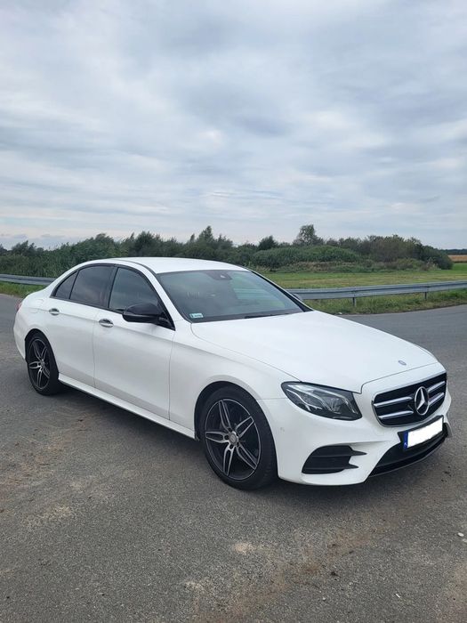 Mercedes-Benz Klasa E Mercedes-Benz Klasa E 200 (Pakiet NIGHT AMG) 9G-Tronic
