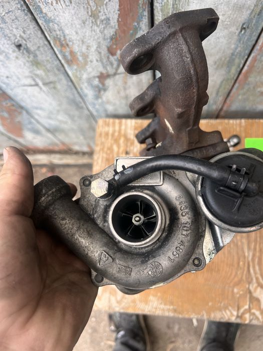 Турбина турбокомпрессор Ford Fiesta Mk6 1.4 tdci KP35-487599