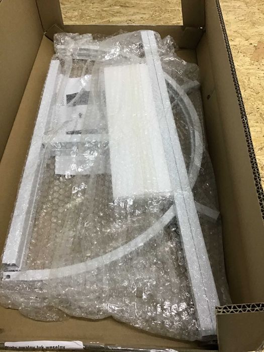 Metalowy łuk weselny, owalny stojak na kwiaty