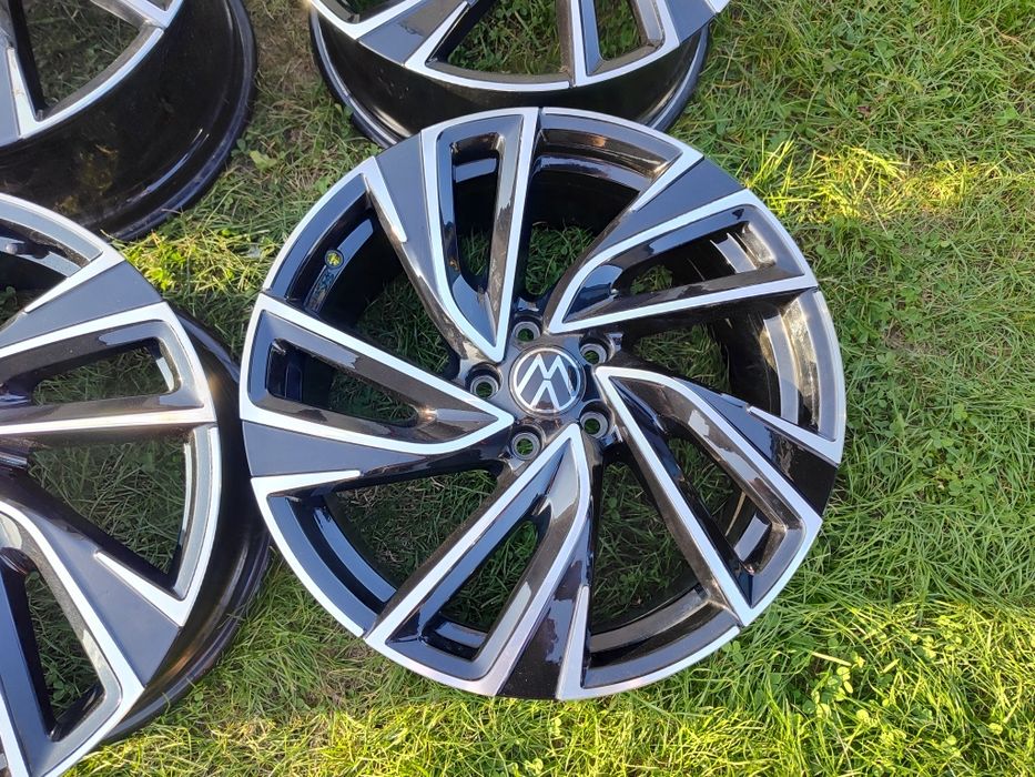 Felgi Volkswagen Golf 8 GTI GTD R 5x112 R19 OE Borbet