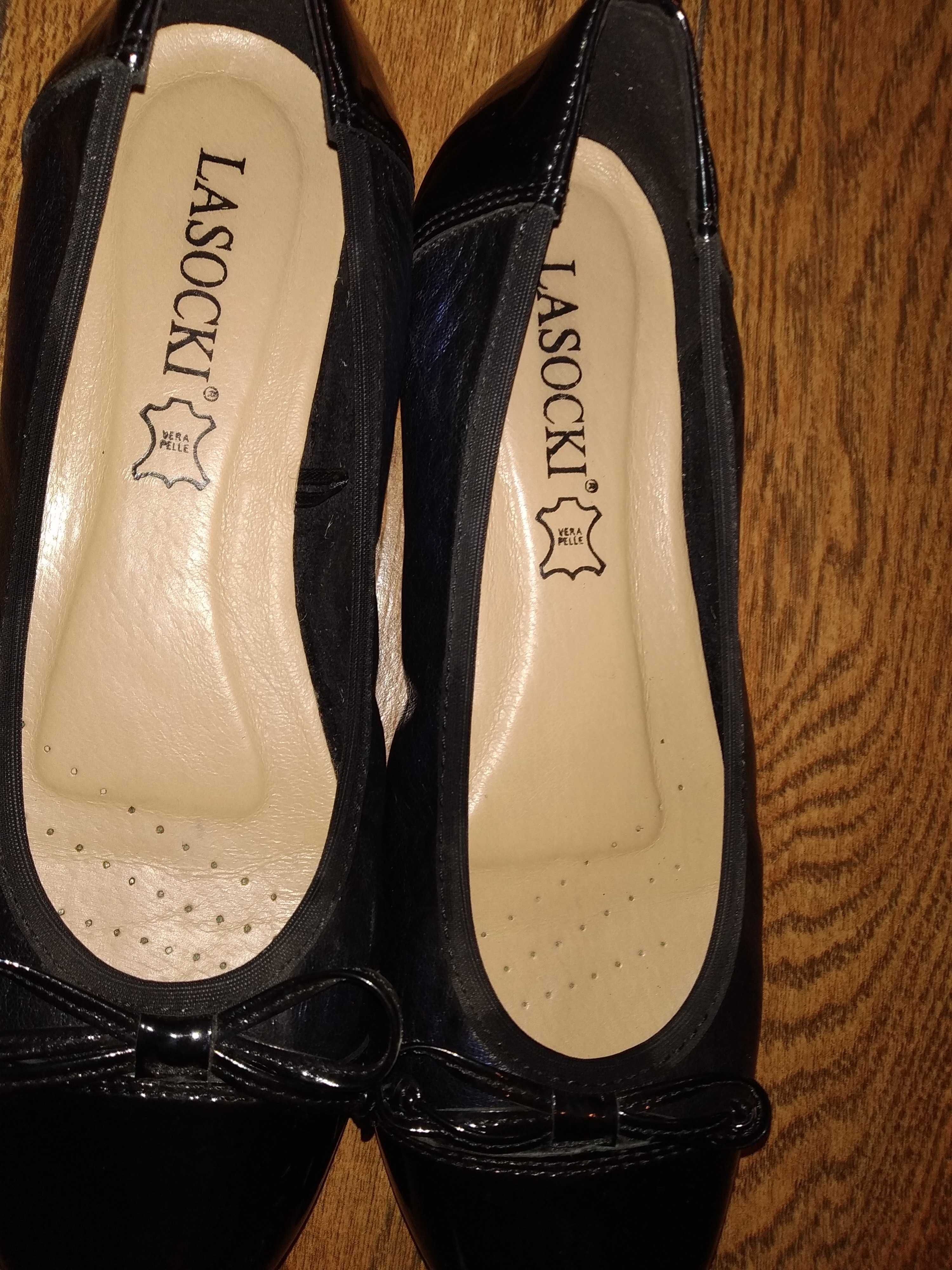 BDB Baleriny LASOCKI roz. 37 granatowe czarny lakierek jak nowe