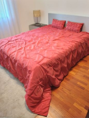 Colcha cama de casal, ideal para quarto de criança