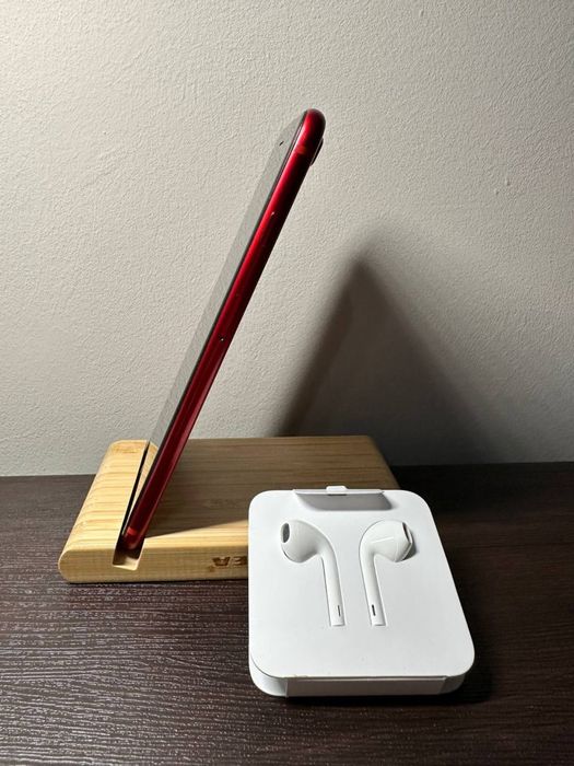 Продам Iphone 8 plus 64 gb Red