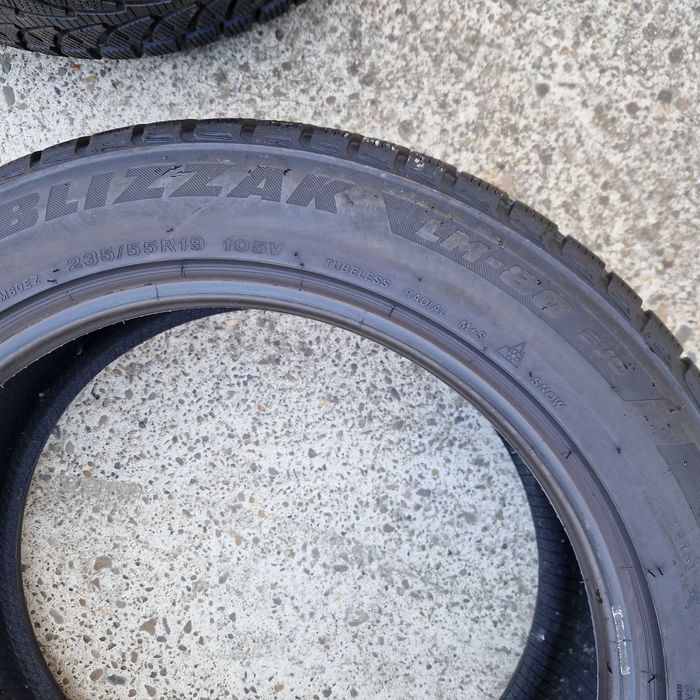 Зимові шини, резина 235 55 R19 Bridgestone (Бріджестон) 4шт.