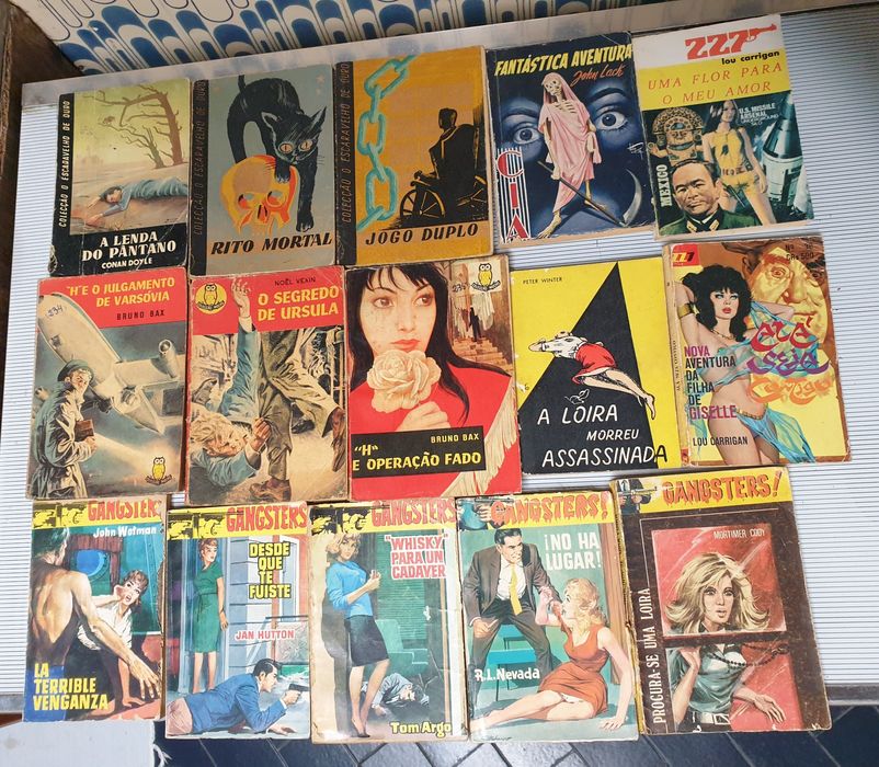 Diversos livros antigos