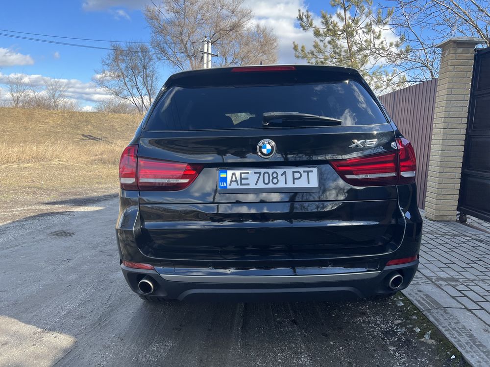Продам BMW X5 2017 год