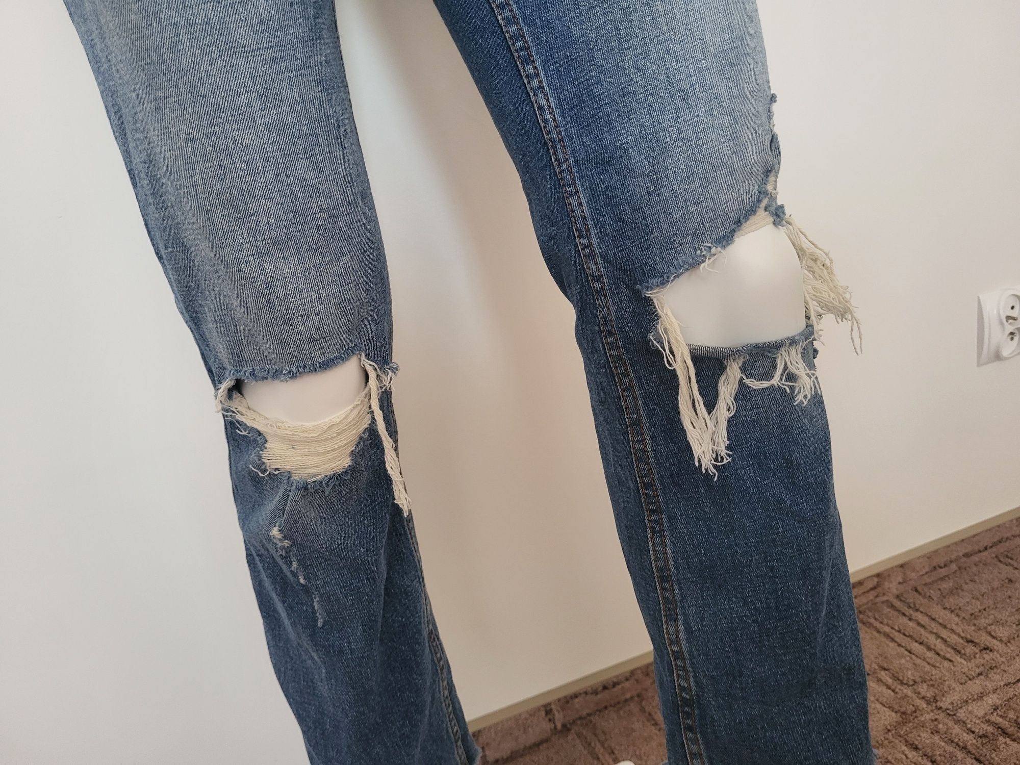 Ciemne niebieskie jeansy z wysokim stanem dziurami przetarciami 34 XS