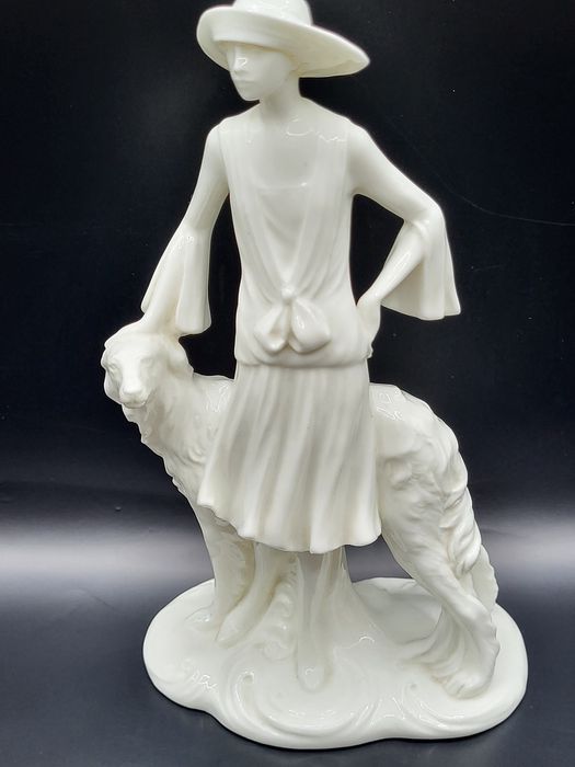 Porcelanowa figurka Clara Royal Worcester