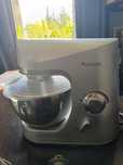 Robot kuchenny mikser do ciast