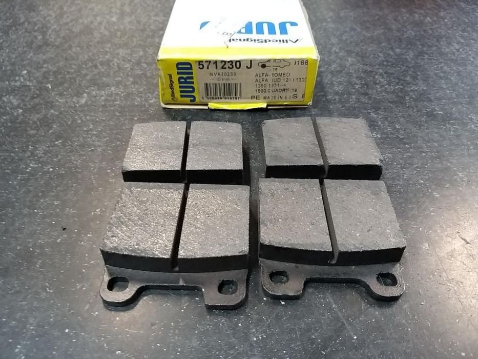 20239 KLOCKI HAM PRZÓD  FERRARI 208/308, MONDIAL; LAMBORGHINI COUNTACH, JALPA; PORSCHE 914;