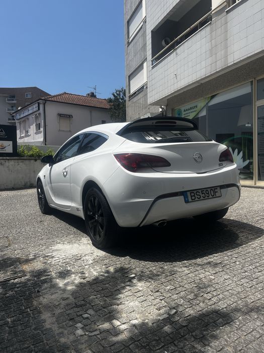 Opel Astra GTC OPC