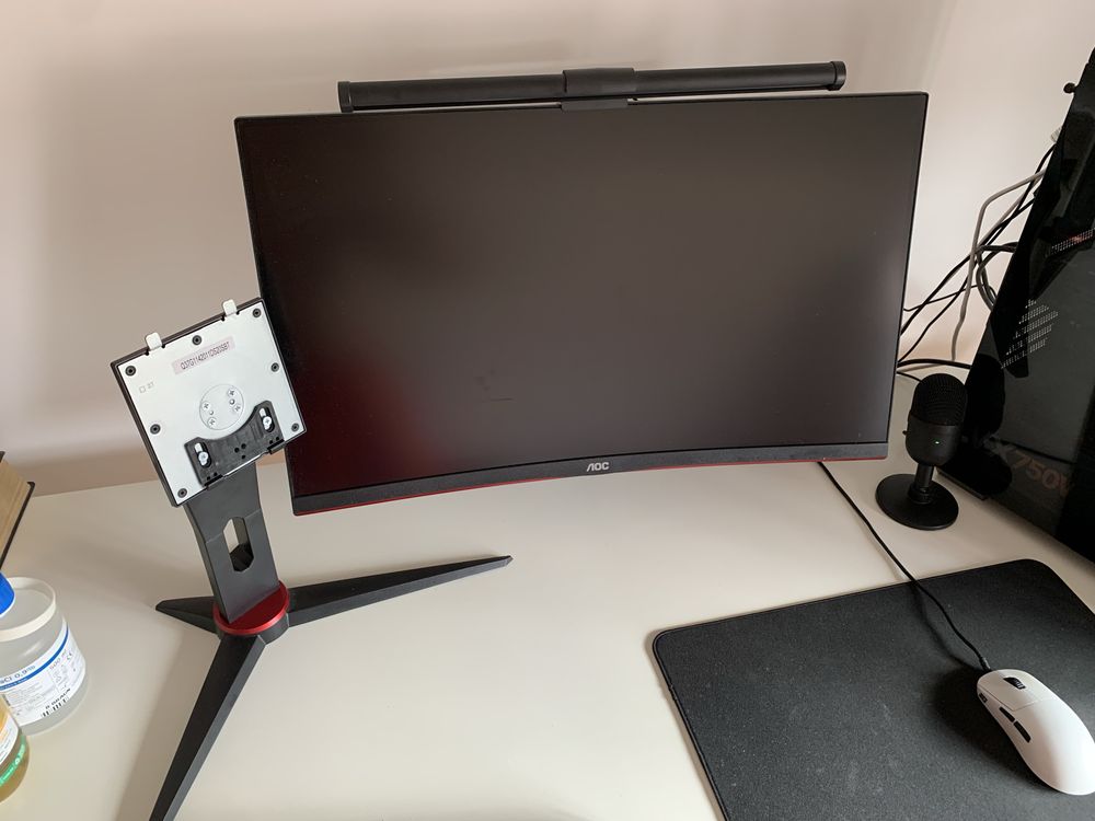 Monitor Gaming Curvo AOC C27G2ZE/BK (27'' - 240 Hz)