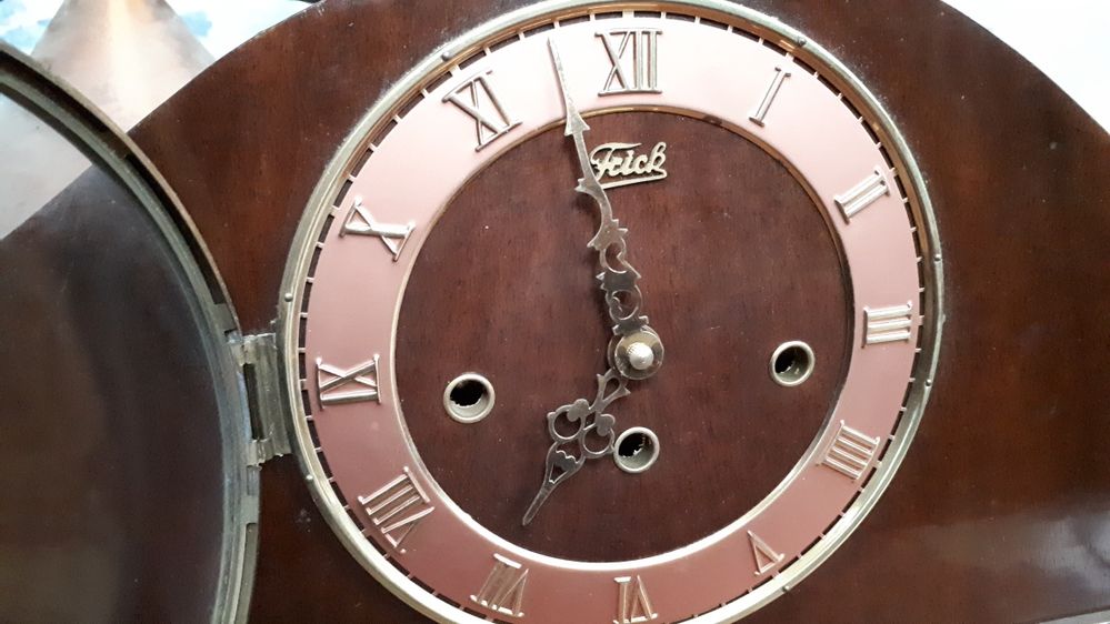Антикварные немецкие каминные часы Frick с четвертным боем