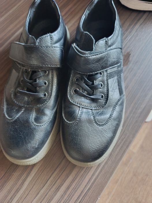 Продам подростковые кеды 39 размера на мальчика