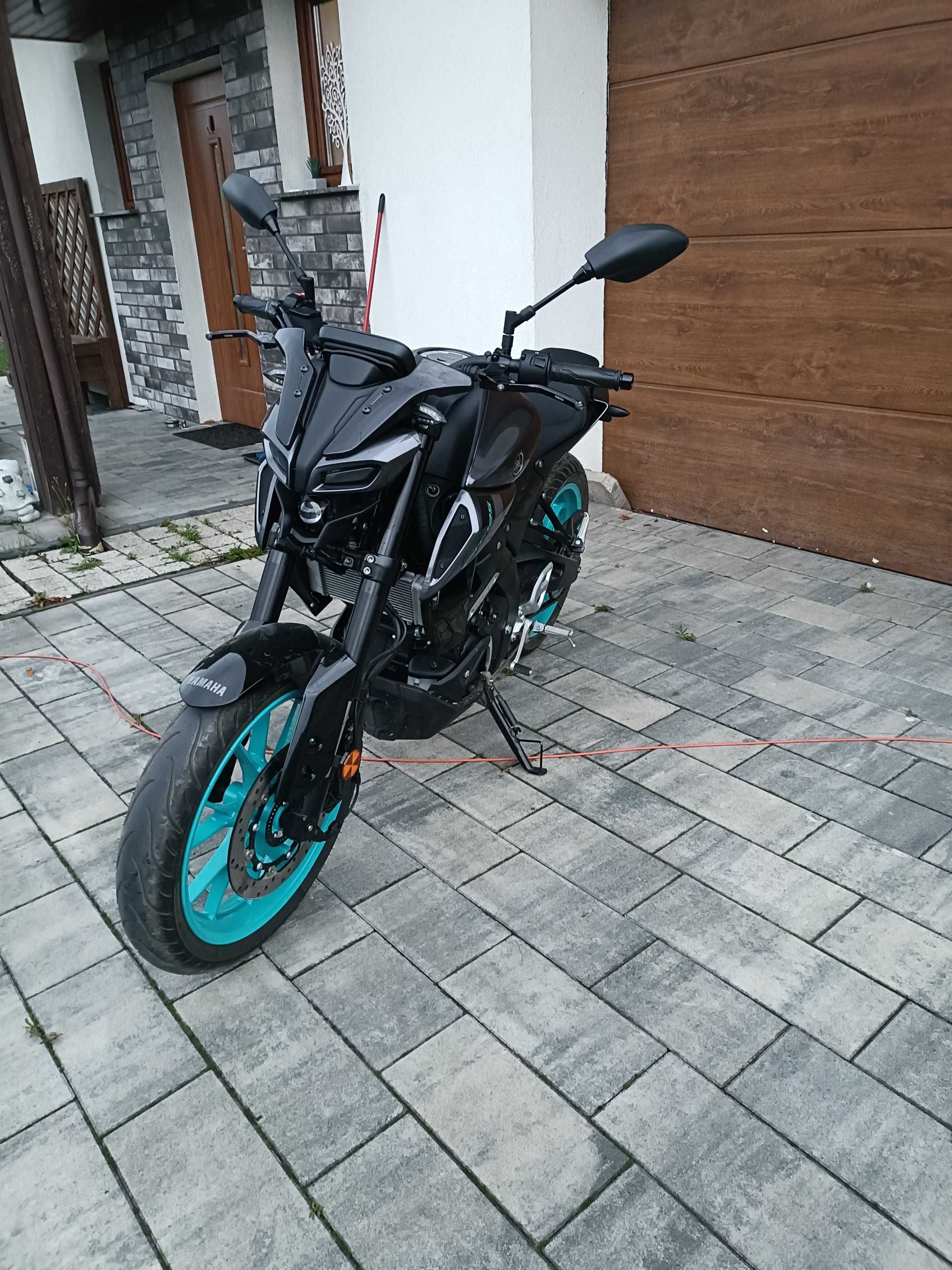 Motocykl Yamaha 125 MT