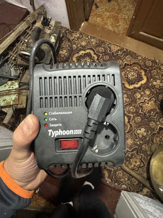 Стабілізатор напруги