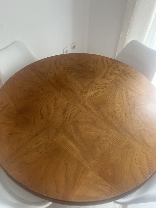 Conjunto mesa e 4 cadeiras