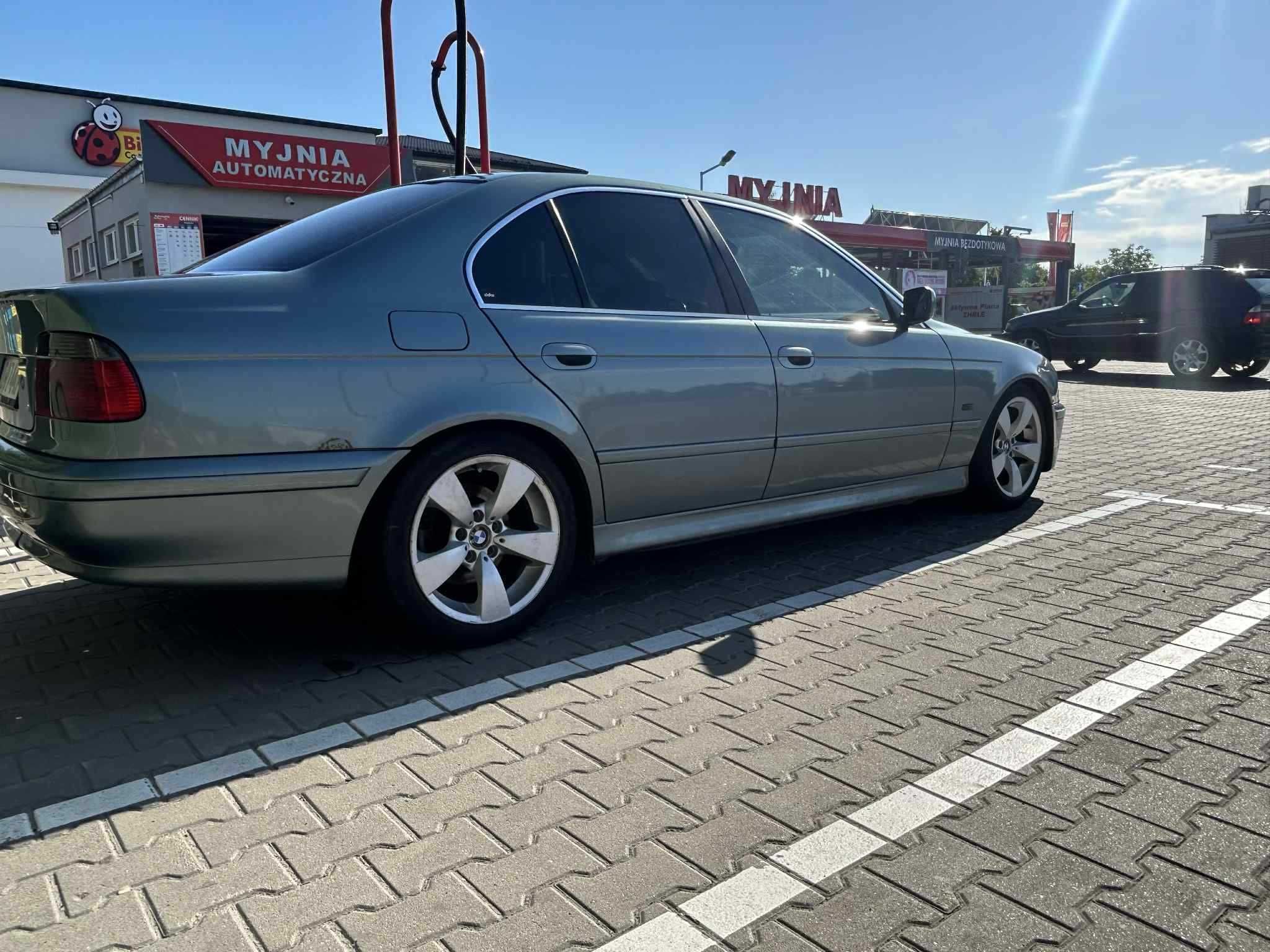 BMW E39 525d 2002 manual