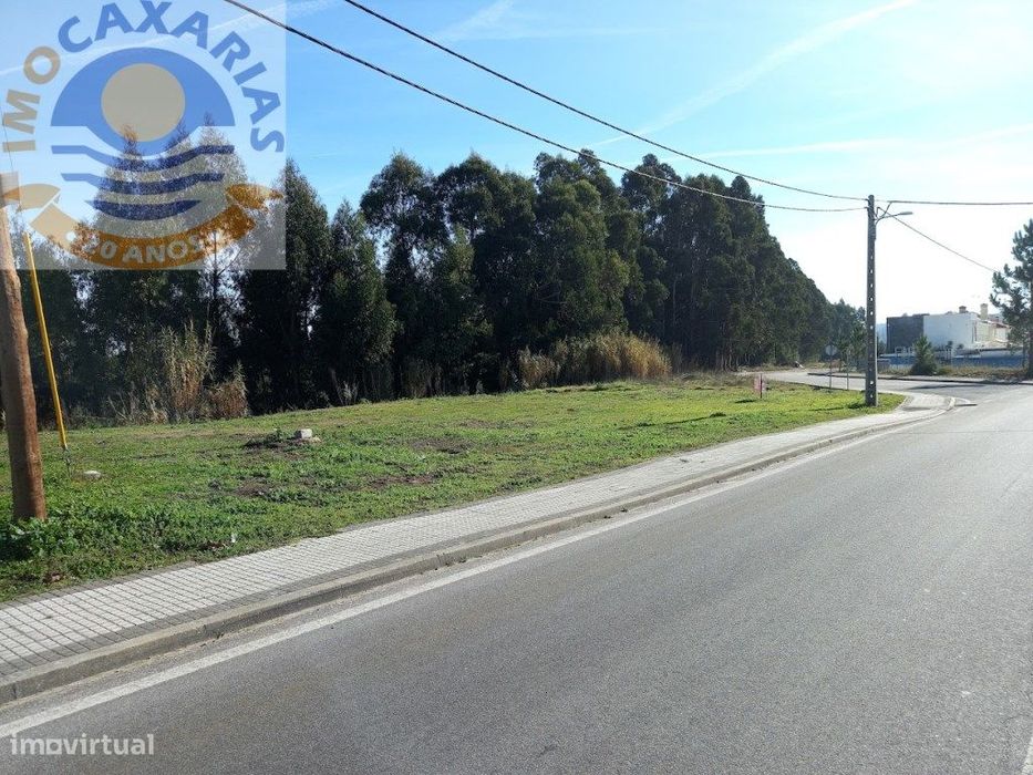 Lote de terreno em Caxarias