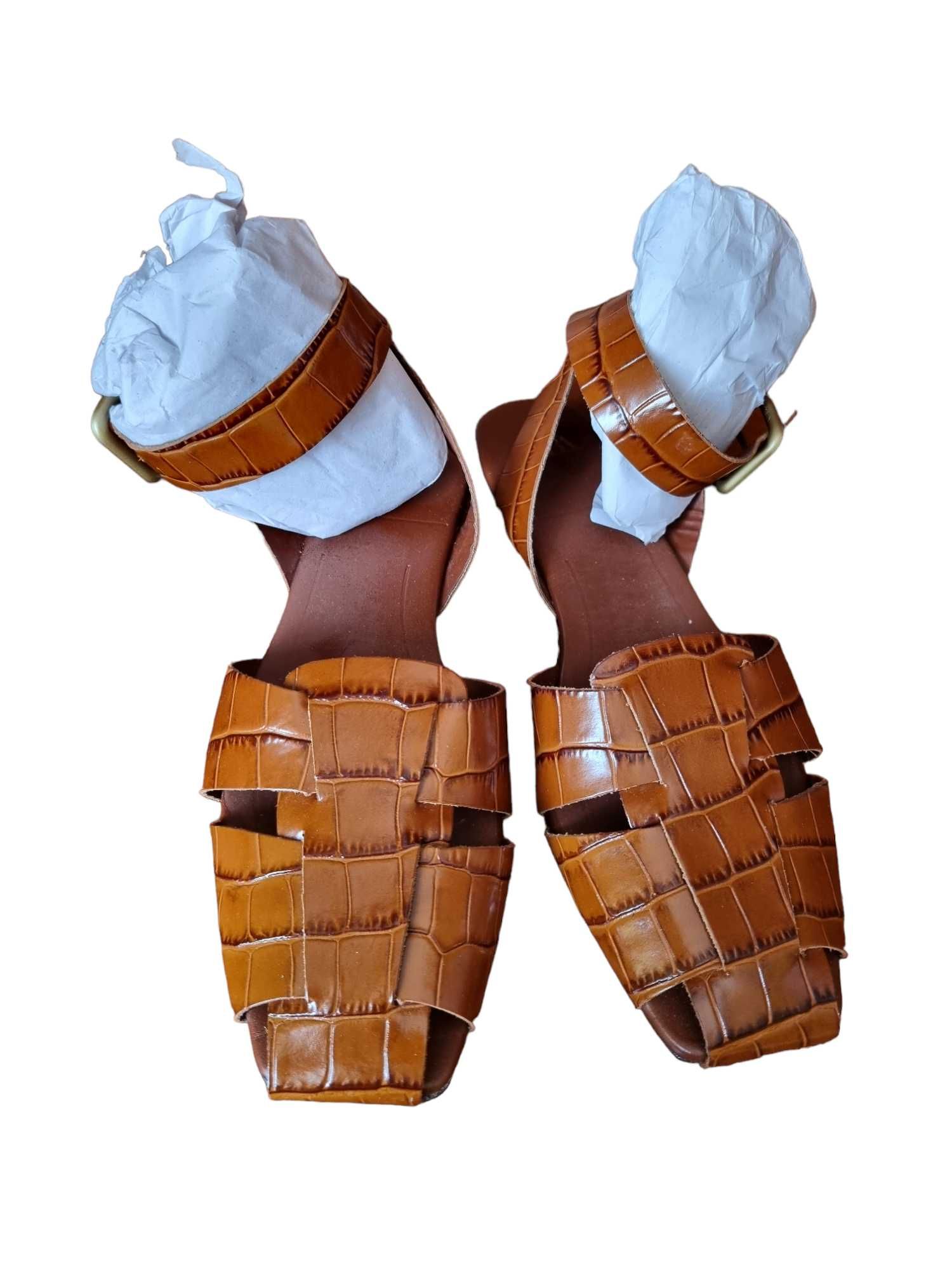 Нові шкіряні босоніжки сандалі Zara, розмір 39