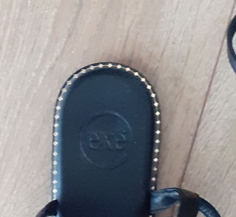 Sandálias Exé em Pele