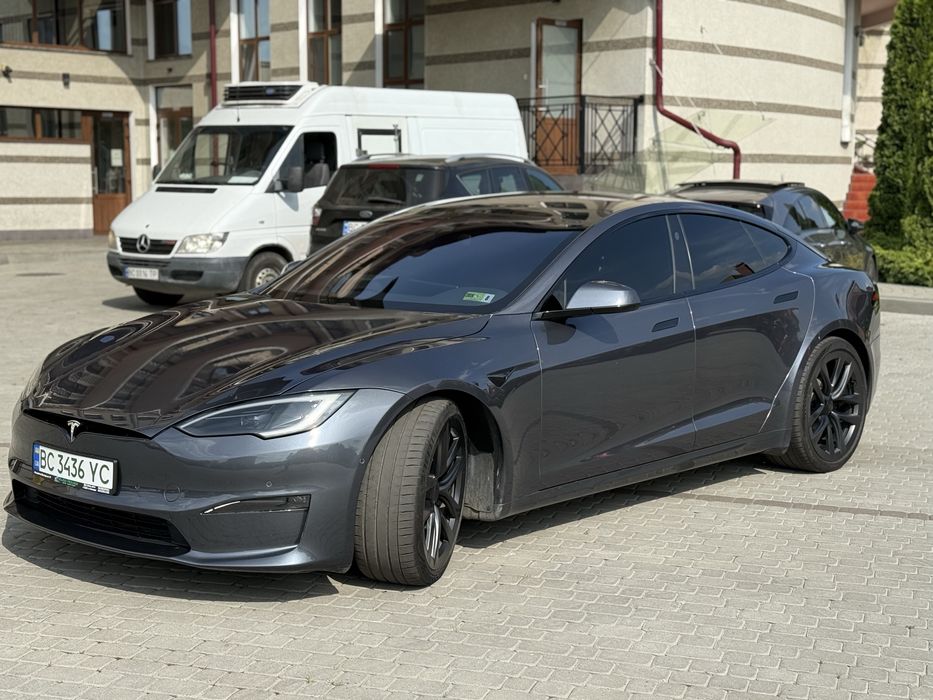 Tesla model s 2022 (тесла модел s 2022 року)