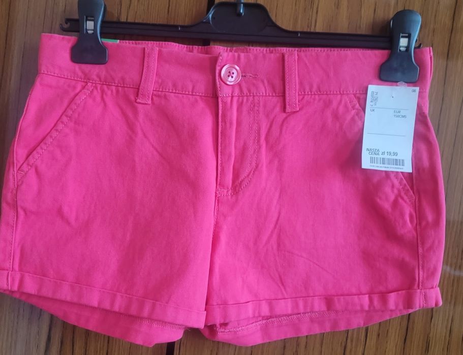 Spodenki, damskie w pasie 74 cm.