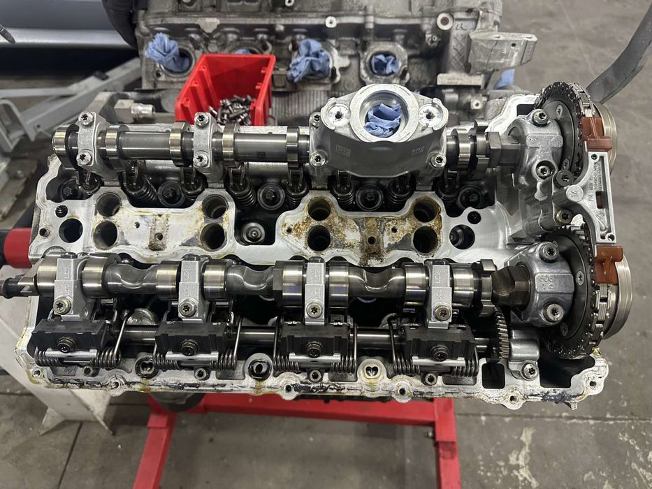 Двигун bmw n63b44 по детально