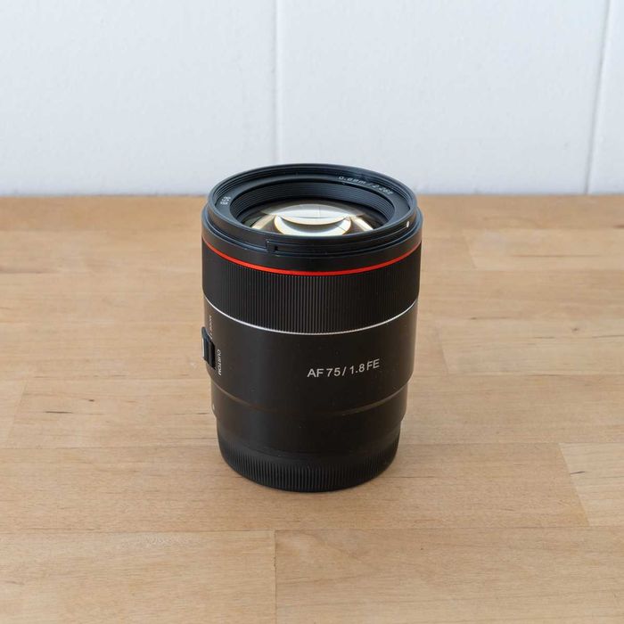Objetiva Samyang 75mm f1.8 AF para Sony FE - Como Nova