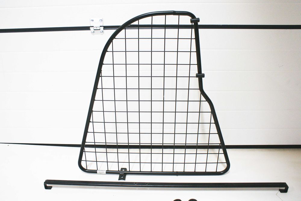 Kratka rozdzielająca przestrzeń ładunkową bagażnika OE Suzuki VITARA