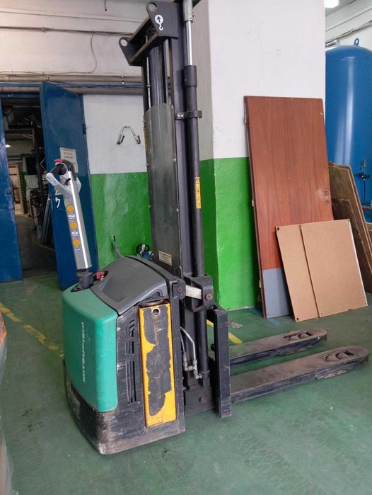 Wózek podnośnikowy z mechanicznym napędem podnoszenia Mitsubishi