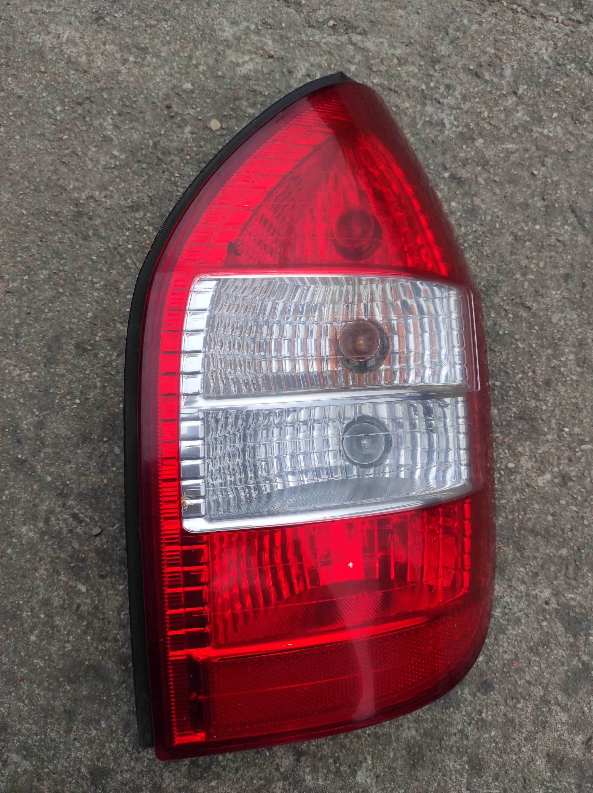 Lampa Prawy tyl Opel Zafira A Lift