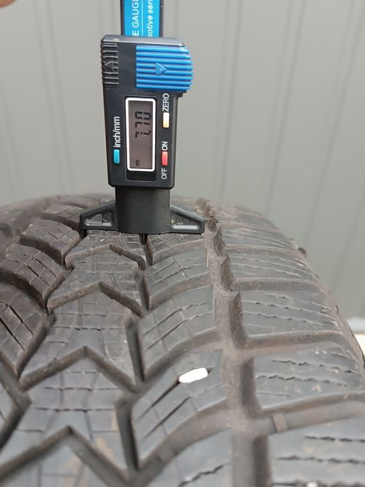 Зимові шини 225/55/17 Debica Frigo HP2