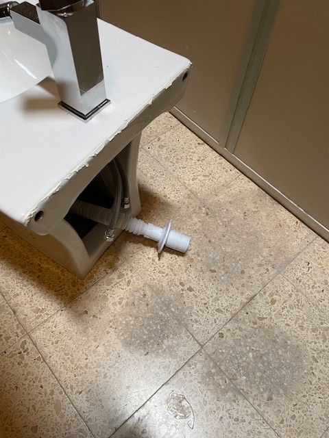 Bidé como novo sem uso. Negociável.